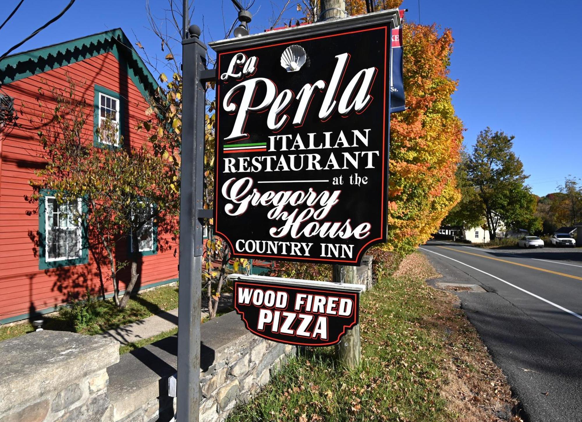 La Perla Restaurant & Country Inn 에이버릴 파크 외부 사진