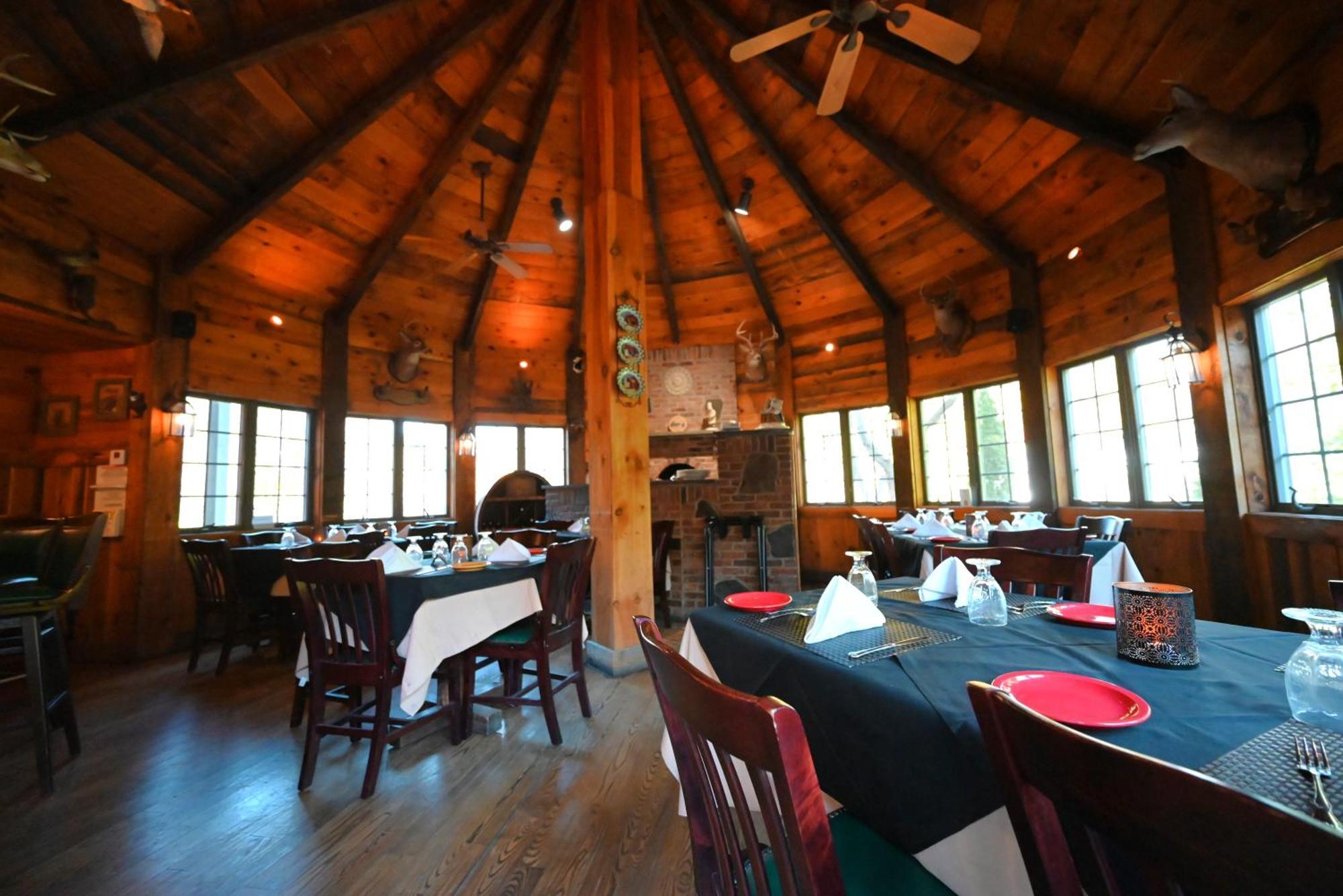 La Perla Restaurant & Country Inn 에이버릴 파크 외부 사진